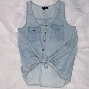 $5 DEALS MUST BUNDLE Nollie tank (can tie up or wear down)